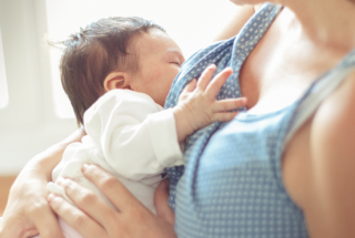 زعفران در شیردهی + خواص و مضرات آن و تاثیر بر نوزاد